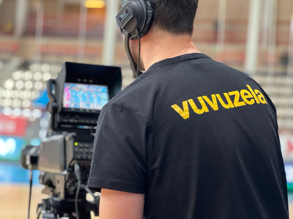 operador de cámara de la productora audiovisual Grupo Vuvuzela